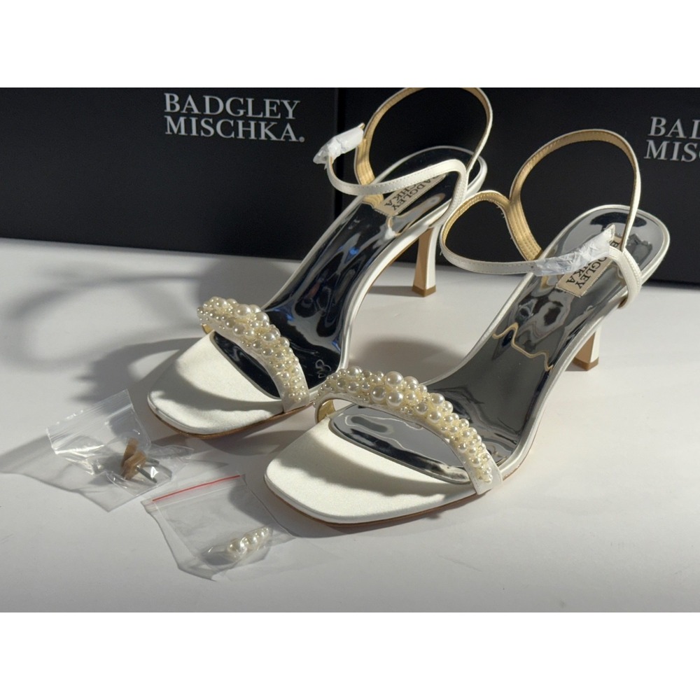 Badgley‎ Mischka Caitlyn Heels White Satin Pearl Embellished Ankle Strap size 11 - Picture 11 of 15